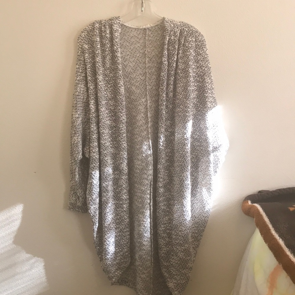 Black and white knit kimono